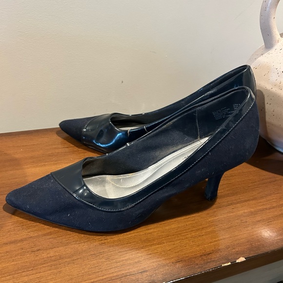 Comfort Plus by Predictions Women's Black Heels - Picture 3 of 7